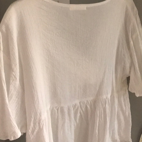 White top - Picture 5 of 5